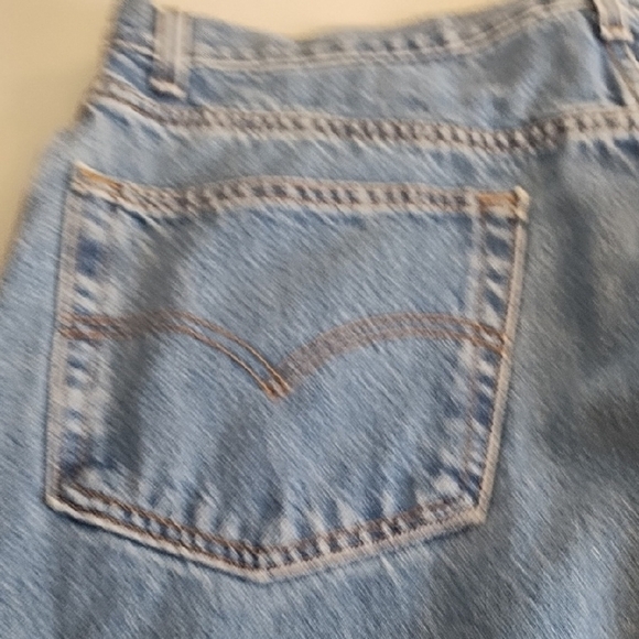 Classic Levi's Men's 550 Relaxed Fit Denim 5 Pocket Jeans - Picture 4 of 7